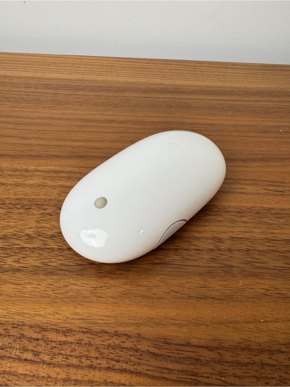 Apple Magic Mouse in White - Wireless Bluetooth Mouse